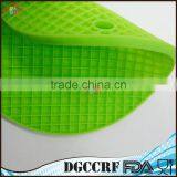 High Heat Resistant Food Grade Round Shaped Silicone Pot Holders Mat for Promotion Gift thumbnail-3