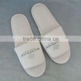 hotel slipper with embroideried customized logo