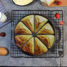 High Quality Oil Plant 8 Holes Pre-Seasoned Cast Iron Bakeware Pan Nonstick Cake Pan Custom With Handle thumbnail-5