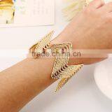 Wave Shape Gold Plating Sport Bracelet