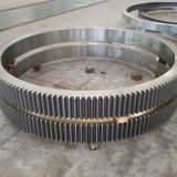 precision crossed cylindrical roller slewing bearings 132.40.1600 with external gear teeth