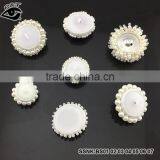 2017 New Fashion Sew On White Pearl Button Flower Button For Decoration thumbnail-2
