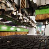 China Experienced Factory Automatic Center CNC Wood Router Machine for Wood Door Cabinet Making thumbnail-3