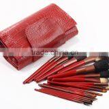 Superior Quality Crocodile Pattern 15pcs Red Up Brushes thumbnail-1