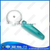 Reliable Quality Plastic Handle Round Pizza Cutter thumbnail-2