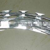 High Quality Tensile Strength Razer Galvanized Iron Barbed Wire/RAZER Barbed Wire Factory thumbnail-3