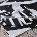 Wholesale Fall Scarf Winter Warm Scarf Cheap Black And White Shawl in Stock thumbnail-3
