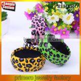 Wholesale Fashion Mixed Color Leopard Printed Wide Acrylic Resin Bangle thumbnail-1