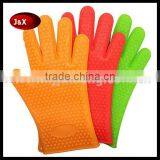 Five Finger Silicone Oven Gloves thumbnail-1