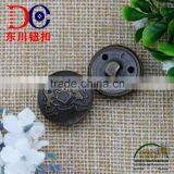 Oeko Tex100 20mm Fancy Logo Bronze Metal Button Shank Button for Overcoat