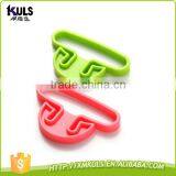 Creative Household Necessities to Mention Plastic Carry Handle for Plastic Bag thumbnail-2