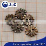 Bespoke Raw Flower Shape Brown Lip Shell Button for Coat thumbnail-2