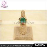 2015 Yiwu New Product Gold Plated Ring With the Emerald Circular Pointed Bottom Imitation Jade thumbnail-1