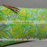 Wentou Monogramed Lilly Pulitzer Canvas Makeup Bag thumbnail-2