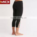 Unique Design Four Needles Six Threads Custom Womens Yoga Capri Leggings With Criss Cross On Knee thumbnail-1