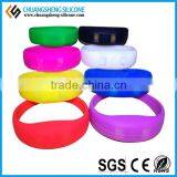 Factory Price Fashion LED Silicone Wrist Bracelet thumbnail-6