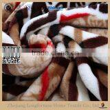 Yiwu China Suppliers Longfortune 100% Polyester Wholesale Thermal Protection Printed Coral Fleece Blanket Stocks thumbnail-2