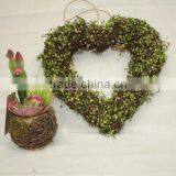 Natural Rattan Heart Shaped Wall Frame for Holiday Decoration thumbnail-1