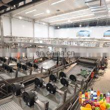 Полный производственный комплекс по производству фруктовых соков. Промышленное оборудование для заправки бутылок с яблочным соковым напитком. thumbnail-4