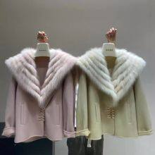 Chaqueta de tweed de lana de doble cara femenina con cuello de piel de zorro desmontable en color azul marino y abrigo de piel con un toque de alta gama, nueva para el invierno de 2024 thumbnail-2