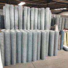 Hot-Dipped Galvanized Welded Mesh Rolls ISO Standard 30m Length Customizable thumbnail-2
