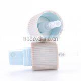12/410 Bi-injection Molding Ribbed Closure Perfume Sprayer thumbnail-4