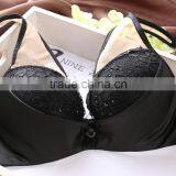 High Quality Seamless Women Stock Bra and Panty thumbnail-2