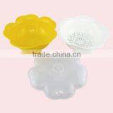 Two Layers Plastic Plum Blossom Shape Kitchen Sieve thumbnail-2