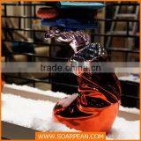 Eletroplating Fiberglass Hand Design for Bag Shop Display Stand thumbnail-3