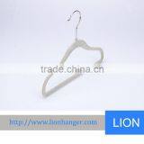 Lioncity V5020 Clothes Hanger thumbnail-1