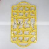 Plastic Square Cake Cutter Set thumbnail-3