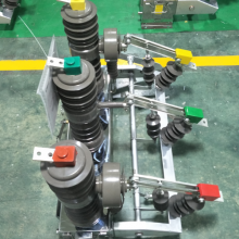 ZW32-12/630A Series Three-phase 12kv Outdoor Vacuum Circuit Breaker thumbnail-2