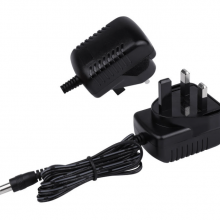 4.5V 0.3A 1.35W PC Material LED Light Power Supply Wholesale Wall Mount AC/DC Adapter