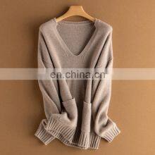 Уникальная женская шерстяная свитерка из cashmere с V-образным вырезом и карманами thumbnail-1