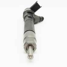 Fabrikhersteller Bo-s-ch Dieselkraftstoffeinspritzdüse 0445120369 Neu Zustand für die indische Firma TataMotors thumbnail-1
