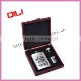 Stainless Steel Hip Flask Gift Set thumbnail-1