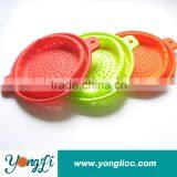 Kitchen Accessories Supplies Product Silicone Folding Fruit Drainer thumbnail-1