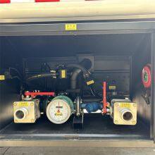 Sinotruk HOWO Sinotruck Factory 4X2 6X4 8X4 10cub 20cub 30cub Rhd Transport Dump Cargo Heavy Gas Diesel Fuel Oil Delivery Refueling Tank Tanker Truck thumbnail-2