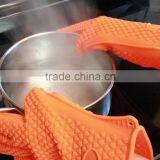 Oven Usage and Heart Embossed,compressing Style Silicone Gloves With Five Fingers Silicone Glove Oven Mitt thumbnail-2