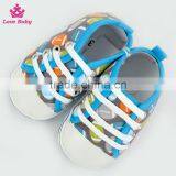 Fashion Rugby Pattern High Quality Newborn Crib Shoes Baby Shoes Matching Pacifier Clip thumbnail-2