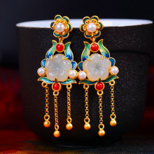 Hetian White Jade and Pearl Earring thumbnail-1