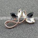 The New 2015 Leaf Shape Brooch Europe And The United States Process Both Men And Women Pin thumbnail-6