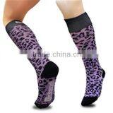 Shabby Chic Fashion Leopard Print Knee Hight Screen Printing Machine Socks, Press Machine Socks, Custom Print Socks