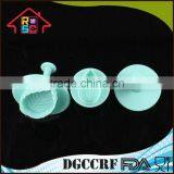 NBRSC Leaf Decorated Plunger Cookie Cutter 3-piece Set Cookies Cutter Set thumbnail-4