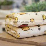 100% Polyester Super Soft Maple Leaf Fleece Blanket thumbnail-1