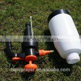 2L Pressurized Herbicide Sprayer Garden Sprayer Plastic Pump Sprayer thumbnail-4