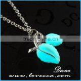 Wholesale Leaf Pendants Necklace Glow in the Dark Necklace With Luminous Stone thumbnail-3