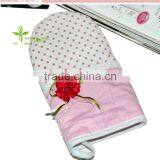 OEM China New Style Duck Tongue Shape Printed Dot Cute Kitchen Towel Oven Mitts thumbnail-2