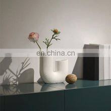 Amazon Hot Selling U- Shape White Creative Decorative Ceramic Crafts Vase Home Decor Office Desktop thumbnail-3