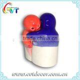 Newly Hug Salt And Pepper Shaker thumbnail-1